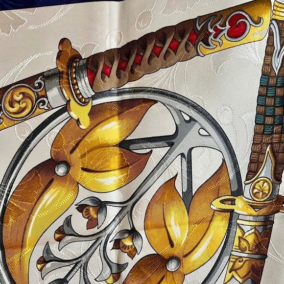 Hermes Daimyo Princes Du Soleil Levant Silk Jacquard Scarf W/Box - Picture 5 of 12